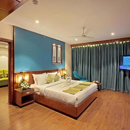 Hotel Ceasar Palace Thodupuzha Luaran gambar