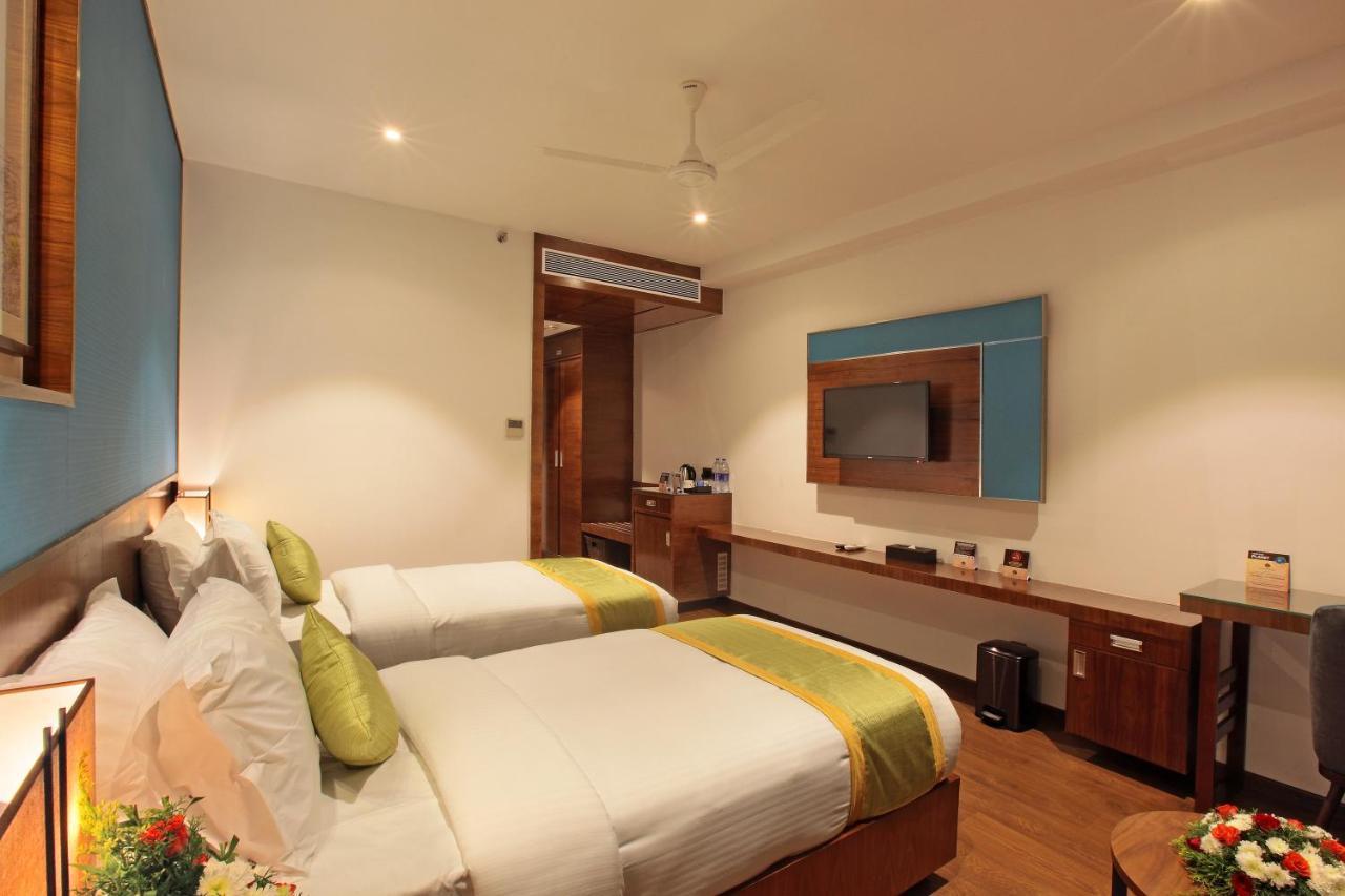 Hotel Ceasar Palace Thodupuzha Luaran gambar