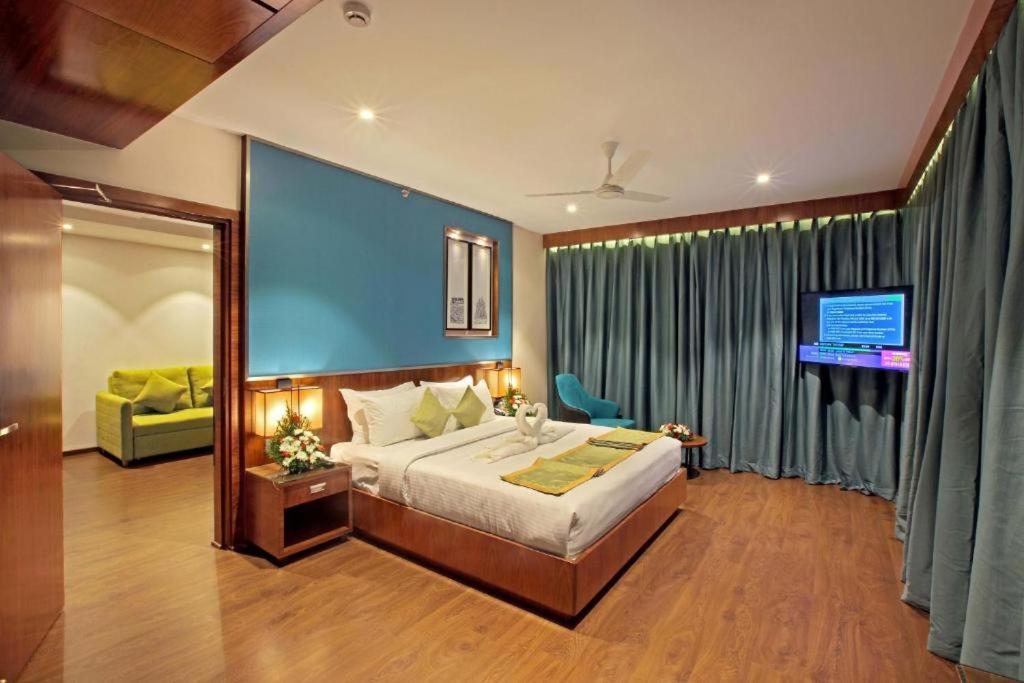 Hotel Ceasar Palace Thodupuzha Luaran gambar