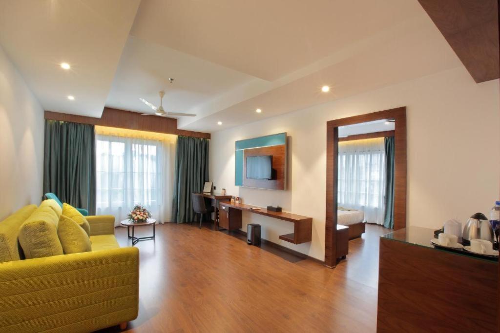 Hotel Ceasar Palace Thodupuzha Luaran gambar