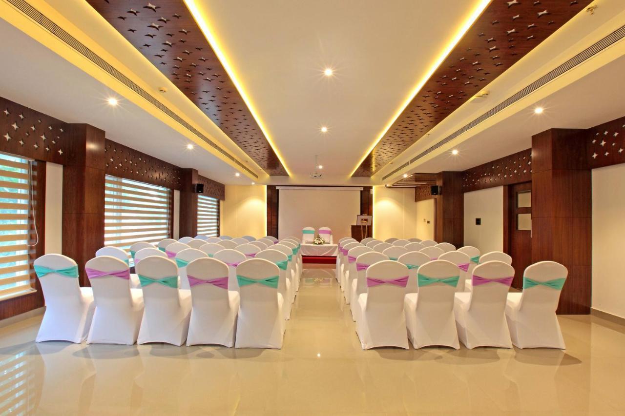 Hotel Ceasar Palace Thodupuzha Luaran gambar