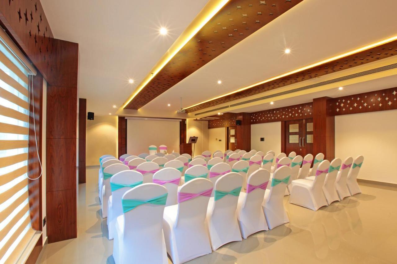 Hotel Ceasar Palace Thodupuzha Luaran gambar