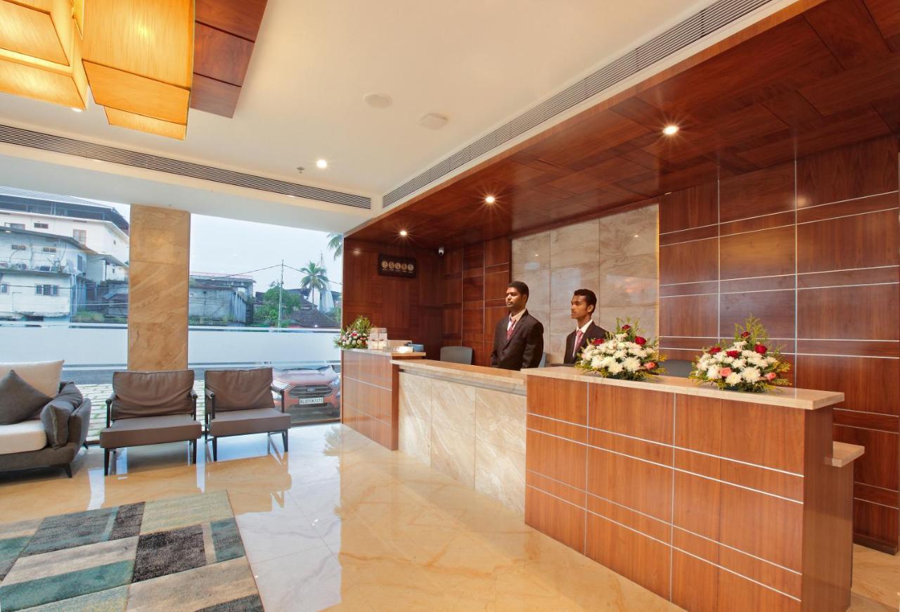 Hotel Ceasar Palace Thodupuzha Luaran gambar